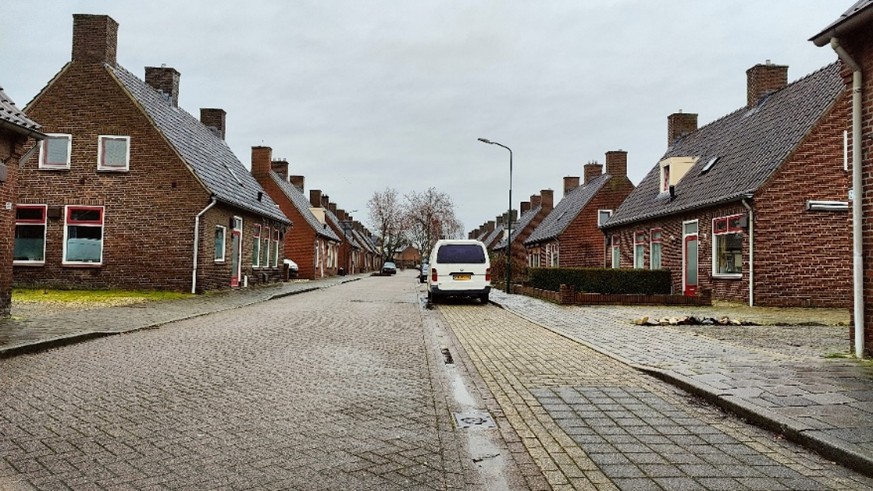 Straatbeeld van de Ringersstraat in Mill